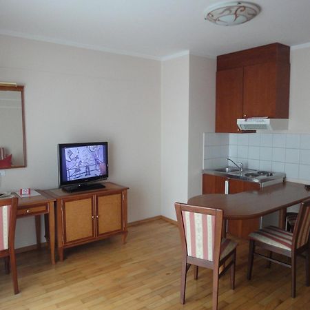 Hotel Cateski Dvorec Catez ob Savi Bagian luar foto