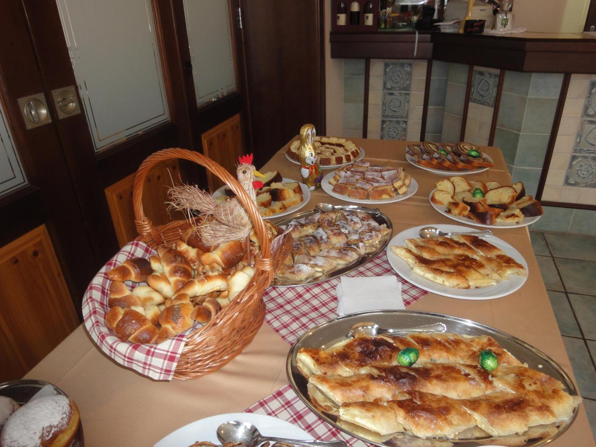 Hotel Cateski Dvorec Catez ob Savi Bagian luar foto