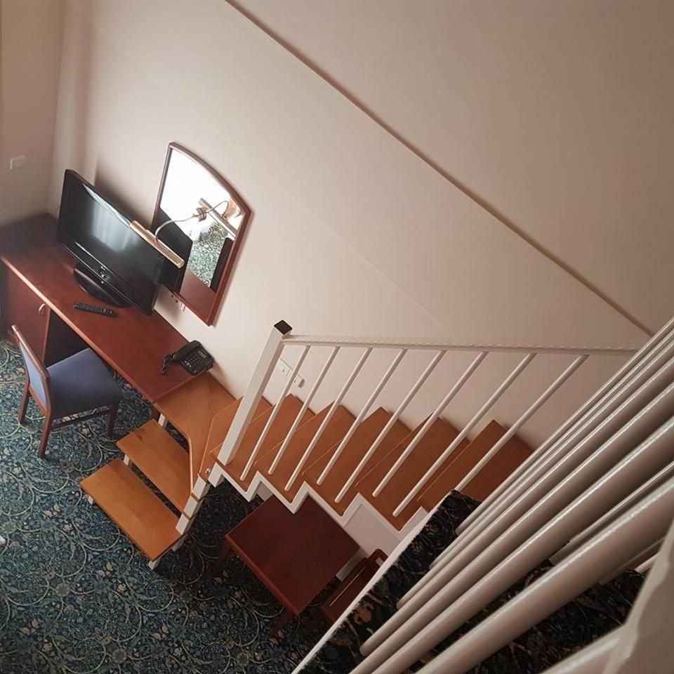 Hotel Cateski Dvorec Catez ob Savi Bagian luar foto